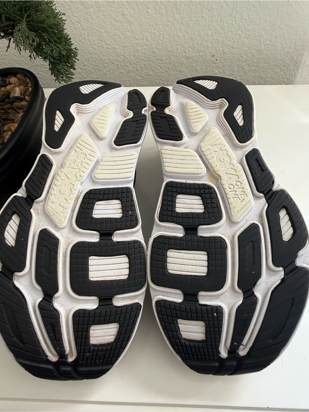 Hoka Bondi 7 women size 8 black and White Bondi 7 Women's Athletic - Picture 11 of 14